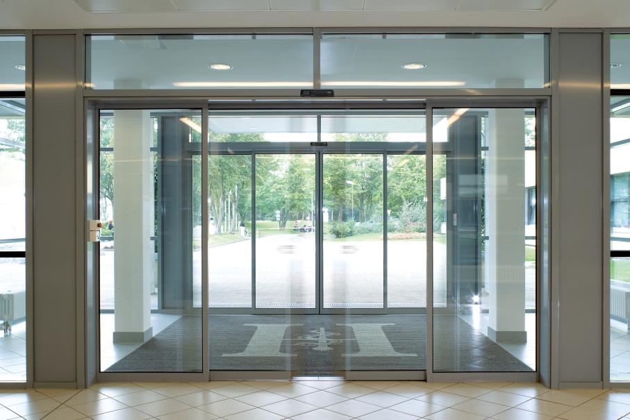 Automatic entry doors